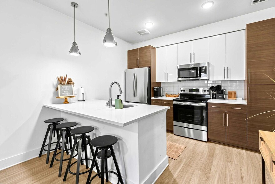 Building Photo - 455 14th St NW