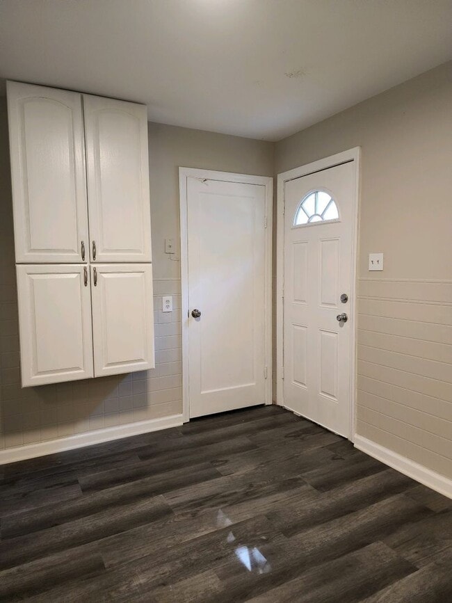Building Photo - 7203 Albright| 3 Bedrooms, 1.0 Bath