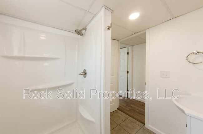 Building Photo - 1301 E 23rd St