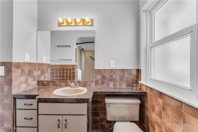 Building Photo - 6306 Westlake Ave