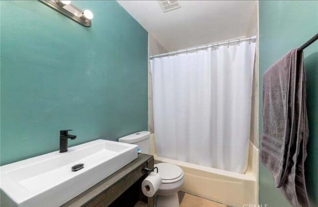 Building Photo - 12195 Carnation Ln