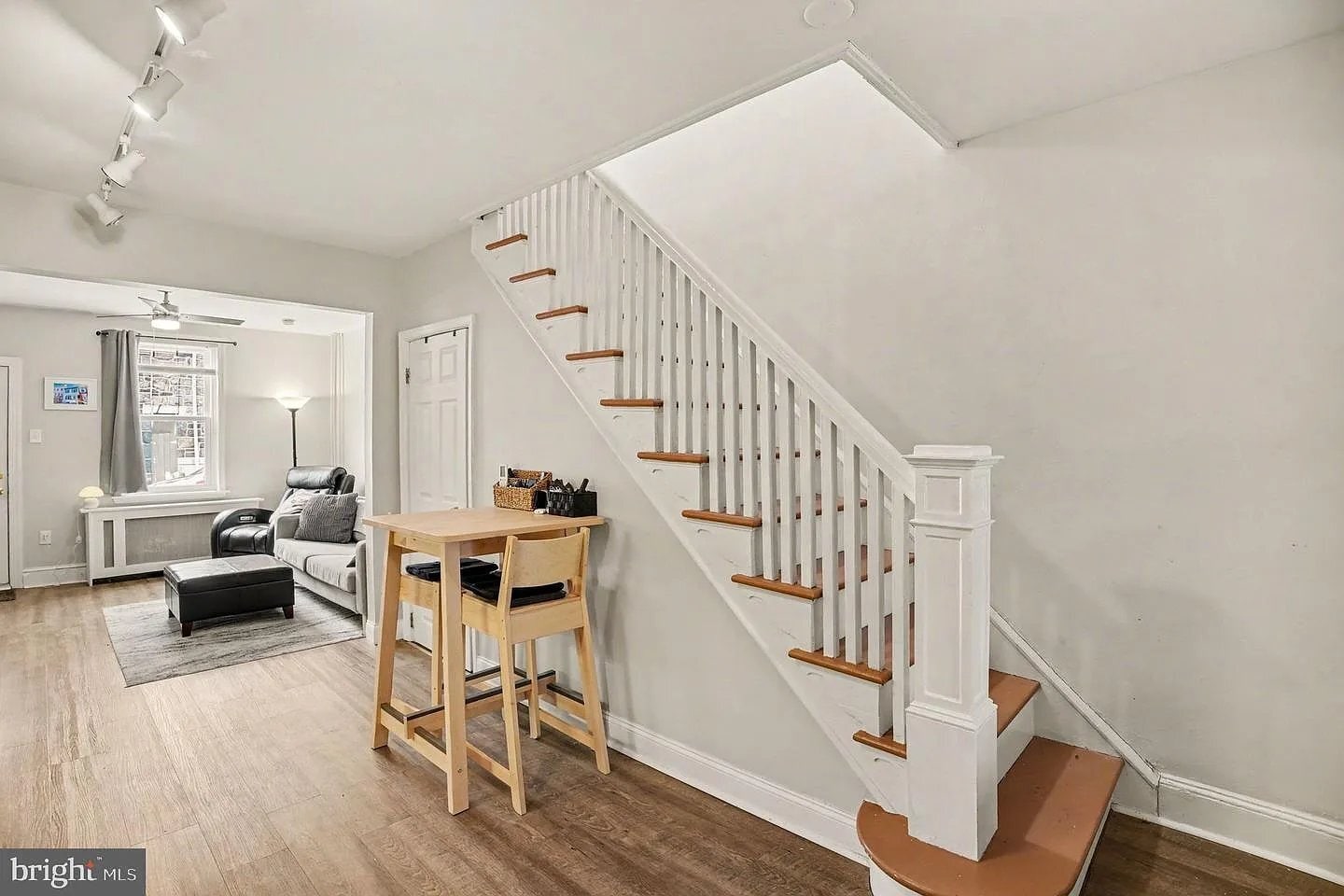 Building Photo - 115 Hermit St