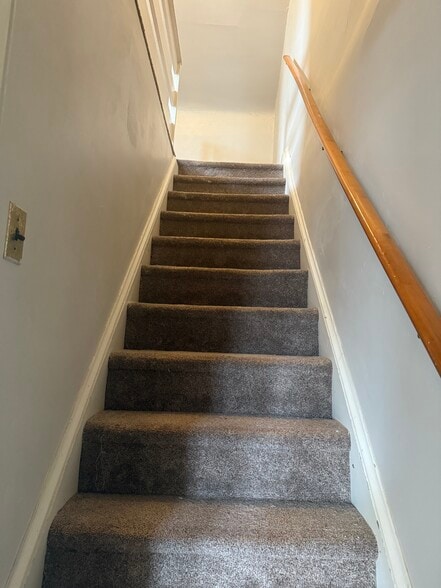 Building Photo - 139 Yost Ave