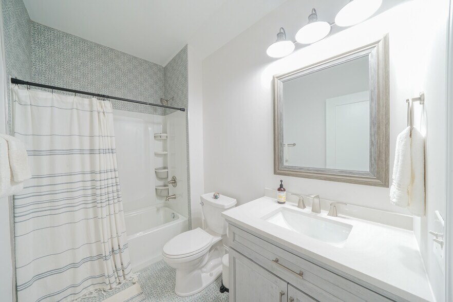 Building Photo - 1227 McAlpine Ave