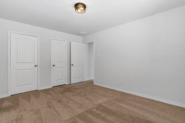 Building Photo - Modern 4 Bdrm Fort Worth Home for Rent- Zi...