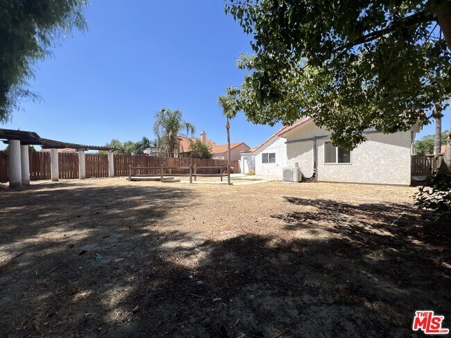 Building Photo - 659 Periwinkle Ln
