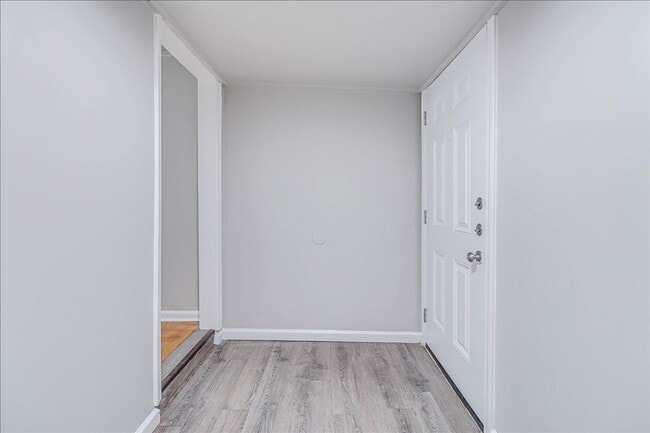 Building Photo - 6046 Hugo Dr