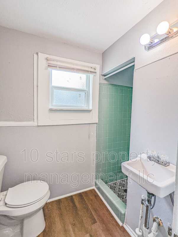 Building Photo - 2705 4th St S