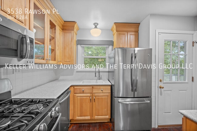 Building Photo - 3538 Rawson Pl
