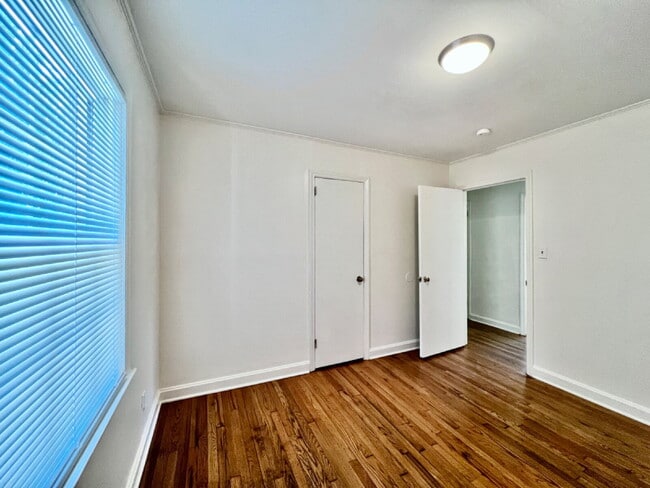 Building Photo - Updated Home in Convenient Location