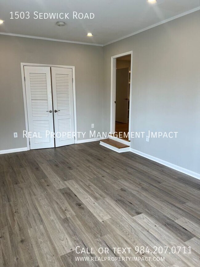 Building Photo - Vintage, 3-4 Bedroom 3 Bath Parkland Ranch...