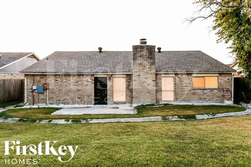 Building Photo - 13367 Lake Breeze Ln