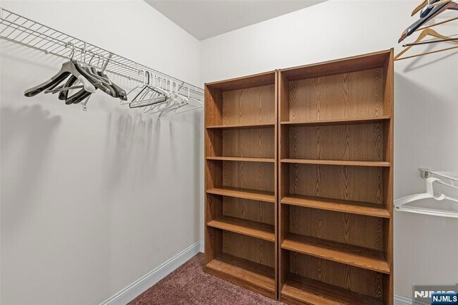 Building Photo - 52 Parkside Dr
