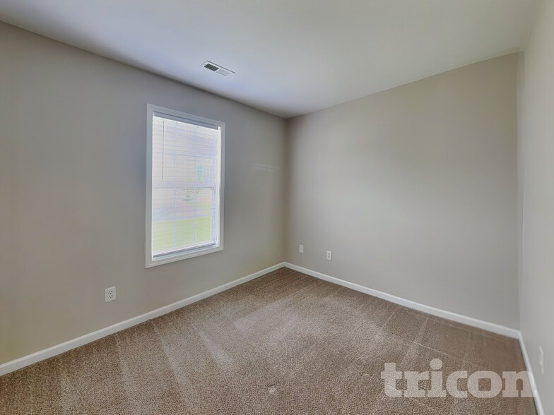 Building Photo - 4991 Astonshire Ln