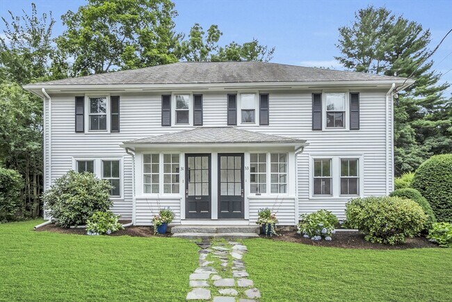 Primary Photo - 31 Lang St