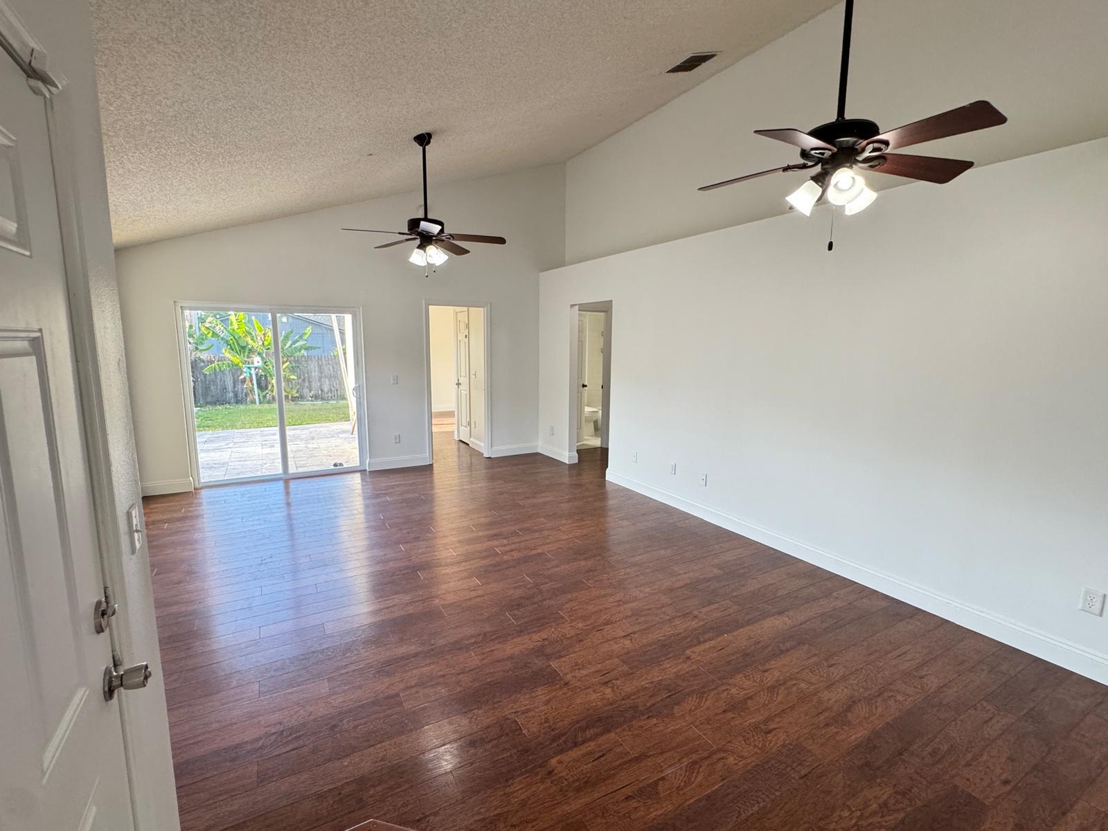 Building Photo - 10313 Crystal Point Dr