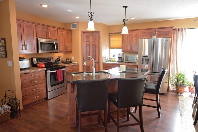 Building Photo - Fantastic 4 Bedroom 2 Bath House For Rent in Sartell - Sartell Schools