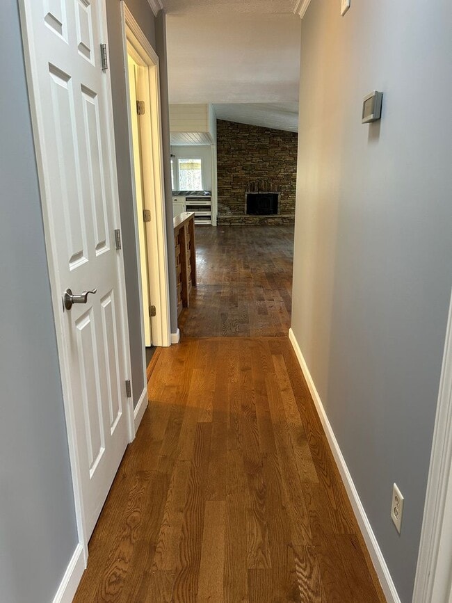 Building Photo - Central AVL - Large Custom Built Home with...