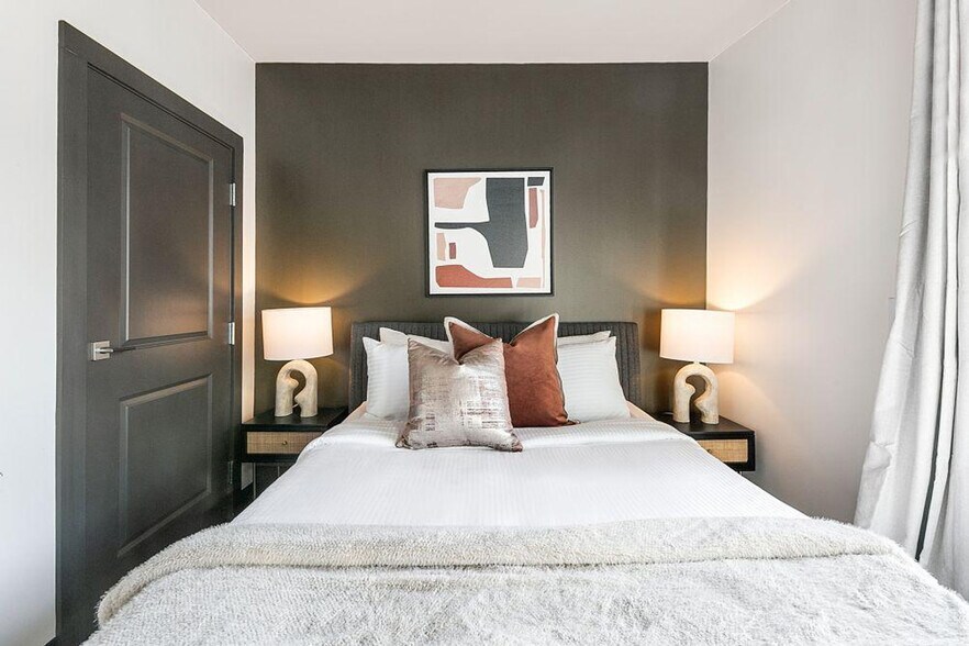 Building Photo - 611 Commerce St