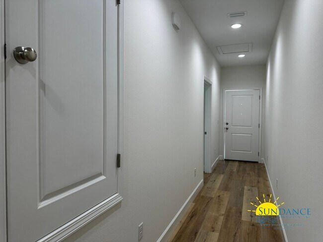 Building Photo - Beautiful New Construction Unit in Fort Wa...