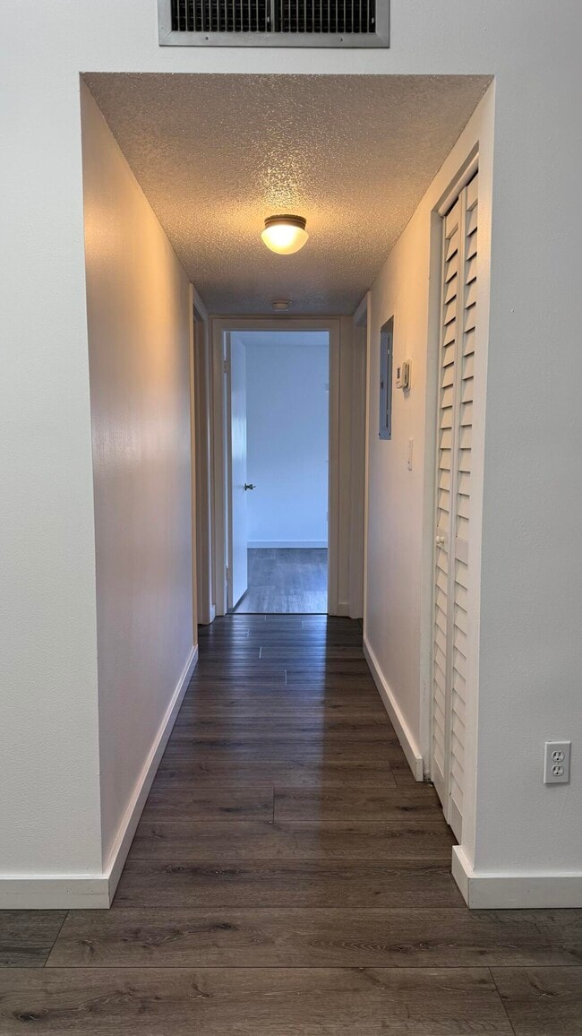 Building Photo - 9419 S Belfort Cir