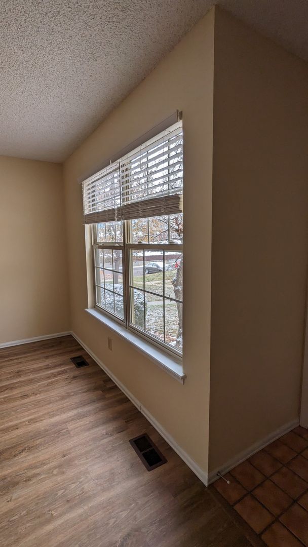 Building Photo - TWO STORY TOWNHOME WITH GARAGE