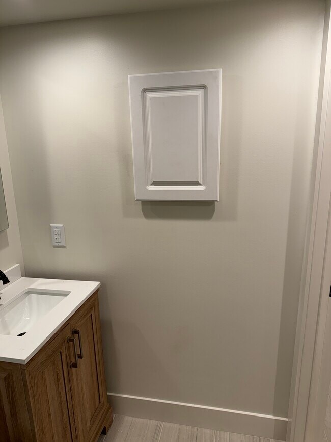 Building Photo - 1612 N Star Ave