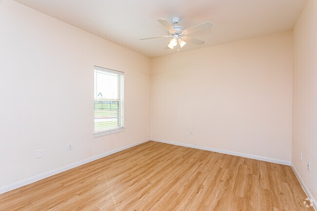 1BR, 1BA - 645SF "The Block" Living Room - Midtown Weslaco