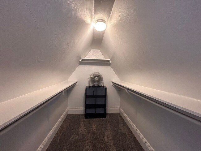 Building Photo - $0 DEPOSIT OPTION. CHARMING VICTORIAN TOWNHOUSE IN UPTOWN/CITY PARK WEST