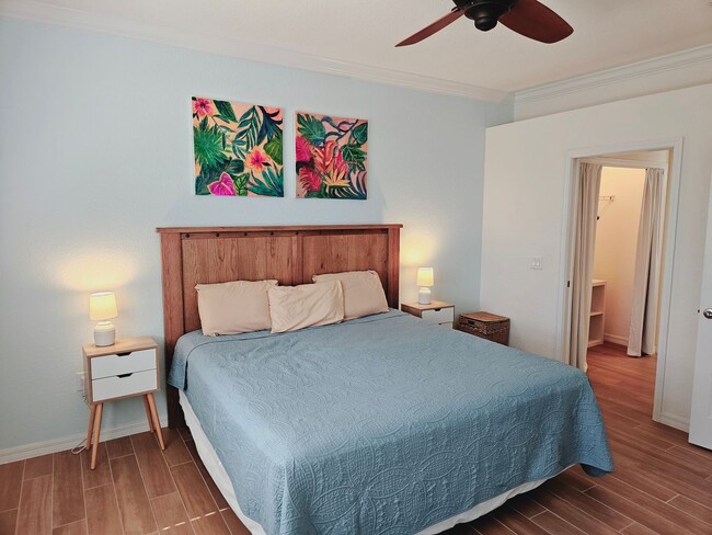 Building Photo - Annual Furnished Pet Friendly Twin Villa l...