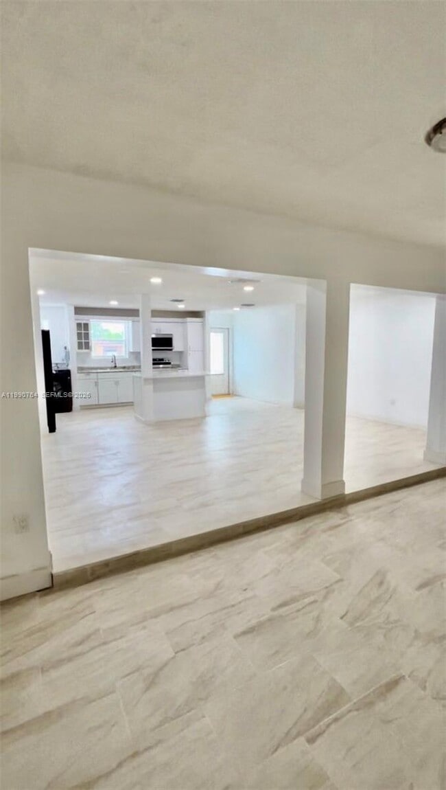 Building Photo - 1800 SW 87th Ave