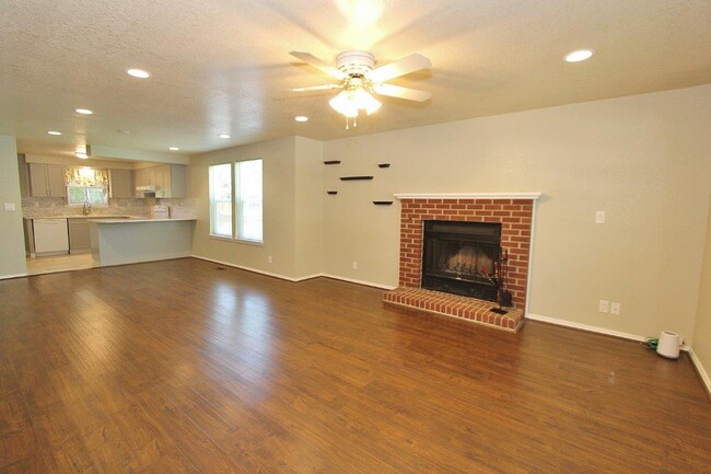 Building Photo - 8319 W Cory Ct