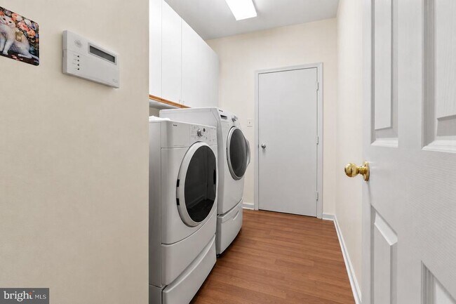 Building Photo - 4804 Leighfield Valley Dr