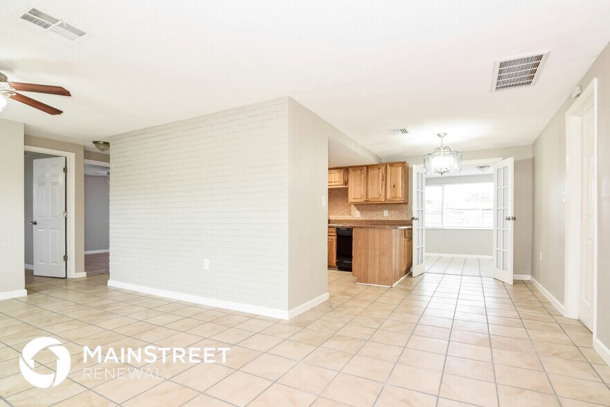 Building Photo - 10227 Glen Moor Ln