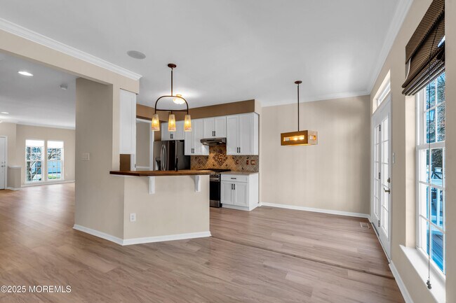 Building Photo - 12 Coral Place