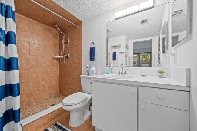 Building Photo - 308 Southwind 1 Ct