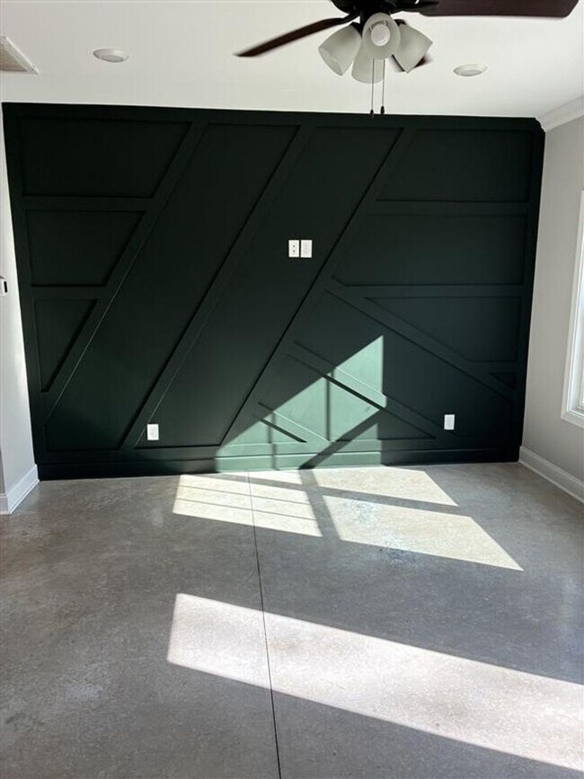 Building Photo - Spacious 3 Bedroom, 2 Bath Single-Family Home — Nashville Style in Clarksville!