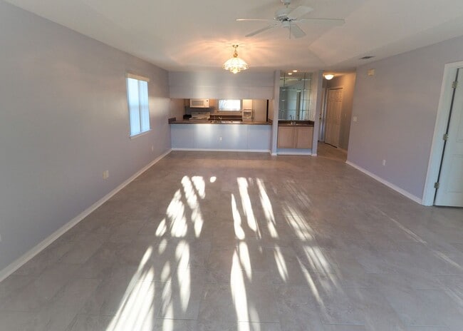 Building Photo - Home in Glenlakes Subdivision!