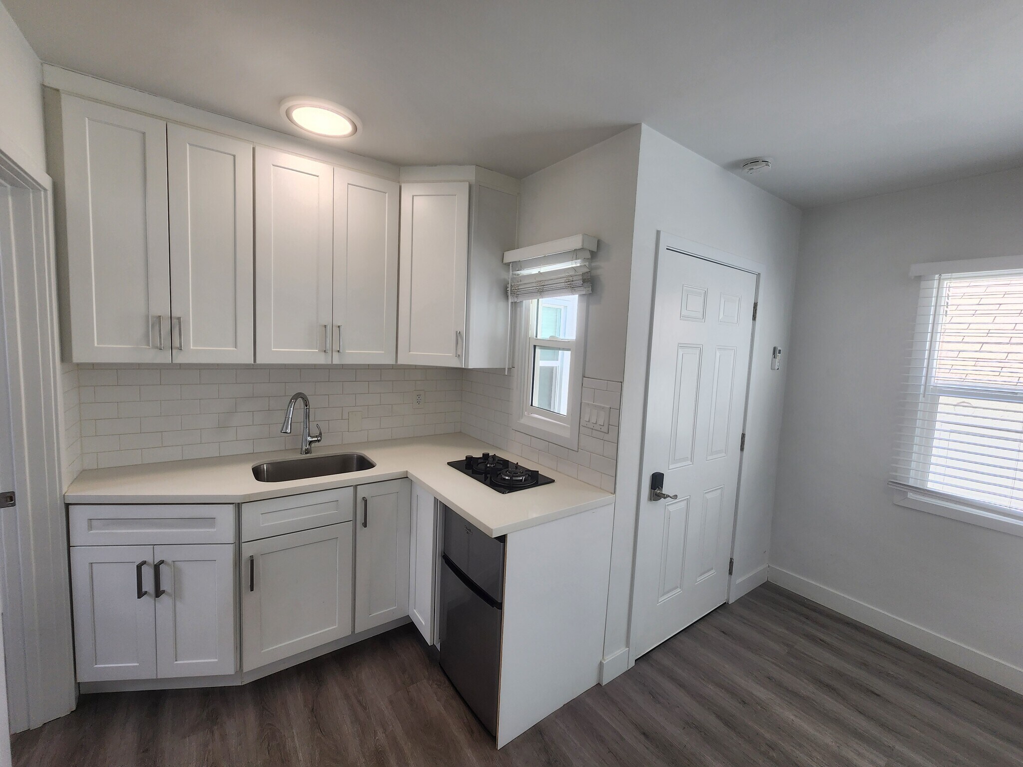 Building Photo - 383 Harvey Dr