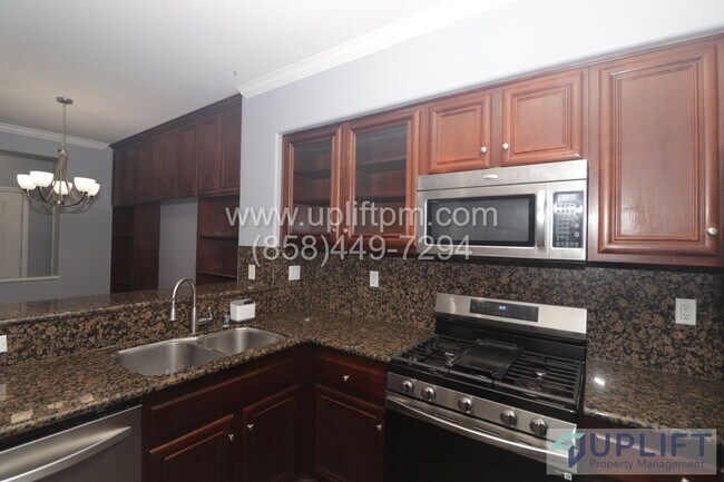 Building Photo - Beautiful 4BR/3BA Townhouse for Lease in Legacy Walk - Southcrest