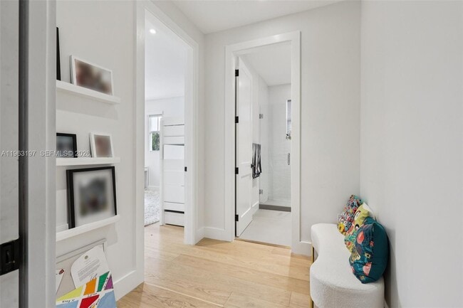 Building Photo - 7420 SW 54th Ct