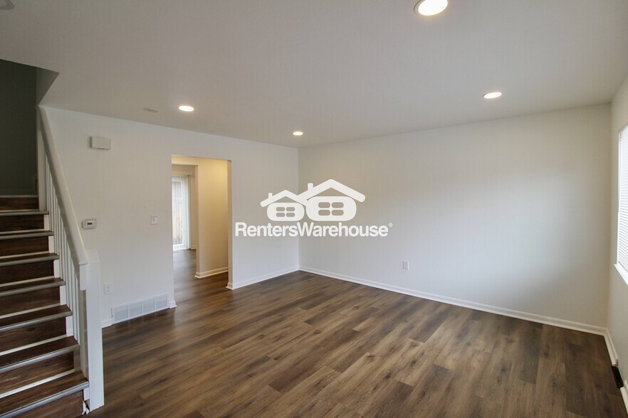Building Photo - 85 S 18th Ave