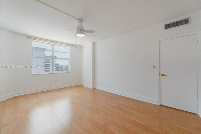 Building Photo - 1980 S Ocean Dr