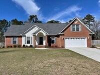 Building Photo - Immaculate and Move In Ready on Newport!