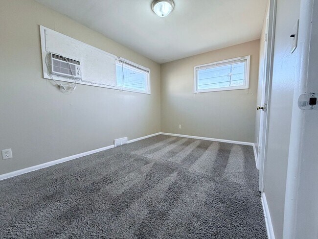 Building Photo - Affordable South Wichita Duplex