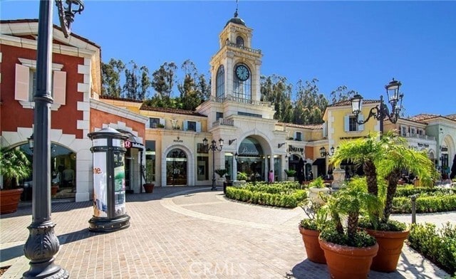 Building Photo - 23675 Park Capri