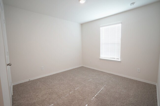 Building Photo - 7005 Cottonseed Dr