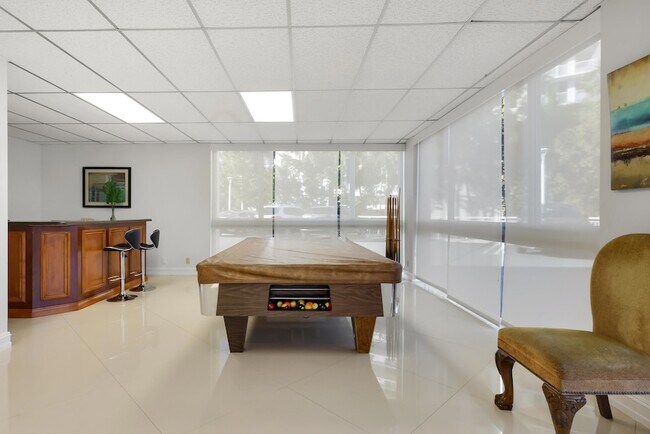 Building Photo - 2715 N Ocean Blvd