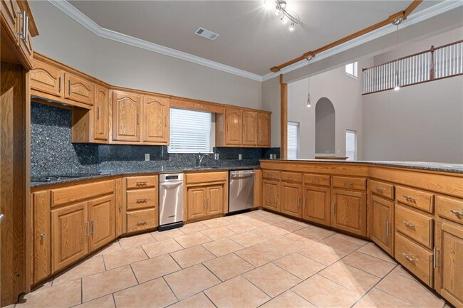 Building Photo - 6500 Riley Park Dr
