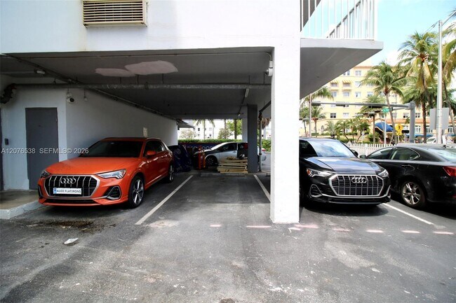 Building Photo - 1255 Collins Ave
